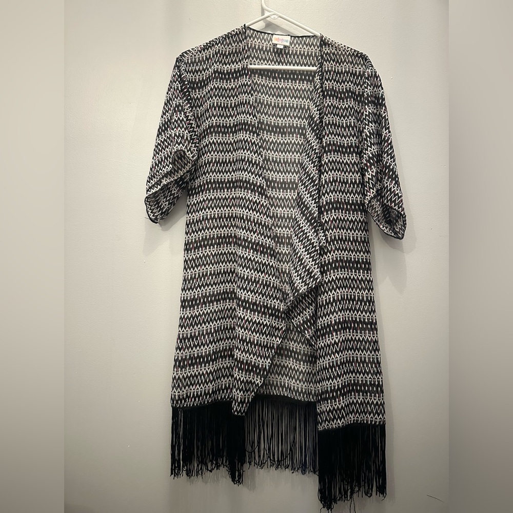 Black and White Fringe Open Kimono. Women’s 0-12.